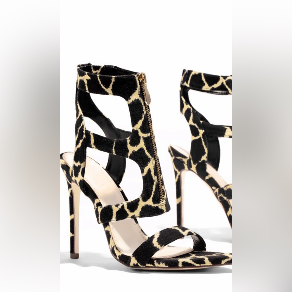 Black/White Printed Heel